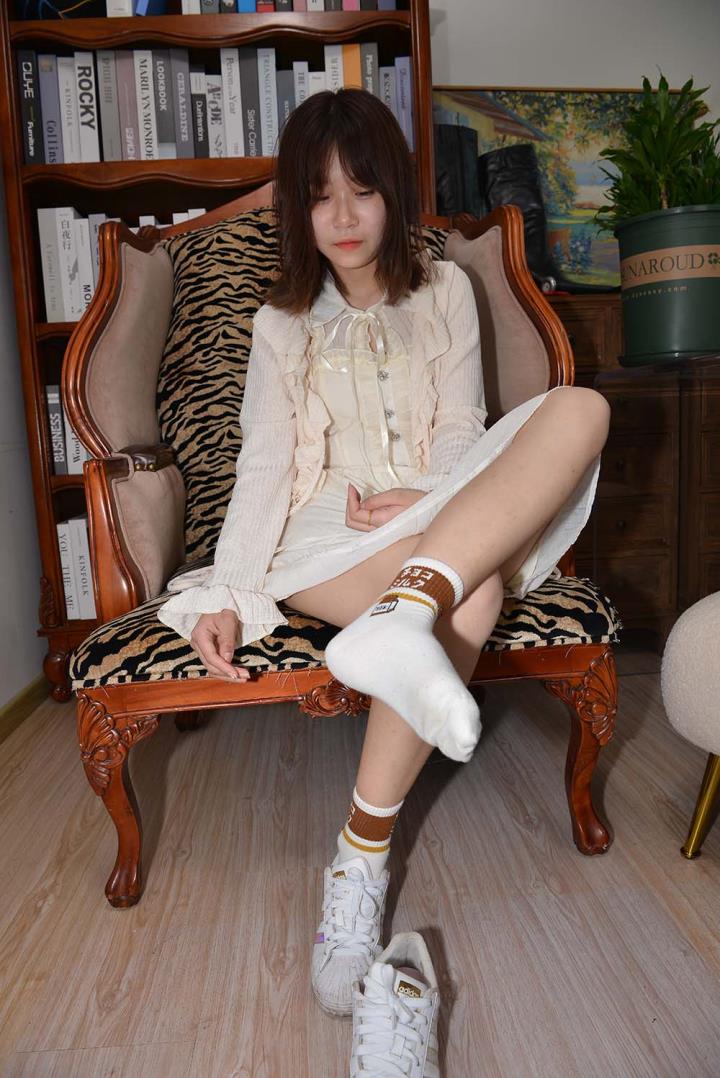 [Sexy Asian Girls Feet]VOL.052 可爱的小女生冰凌性感36码小脚丫棉袜[192P／2.30GB]推荐预览图